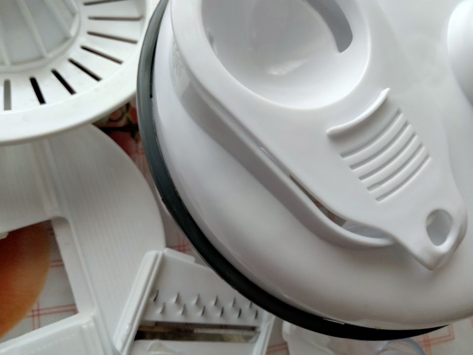 Продам ручний комбайн.