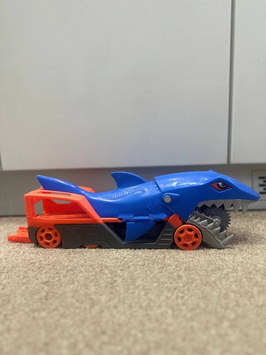 Hot Wheels zestaw i 10 samochodów