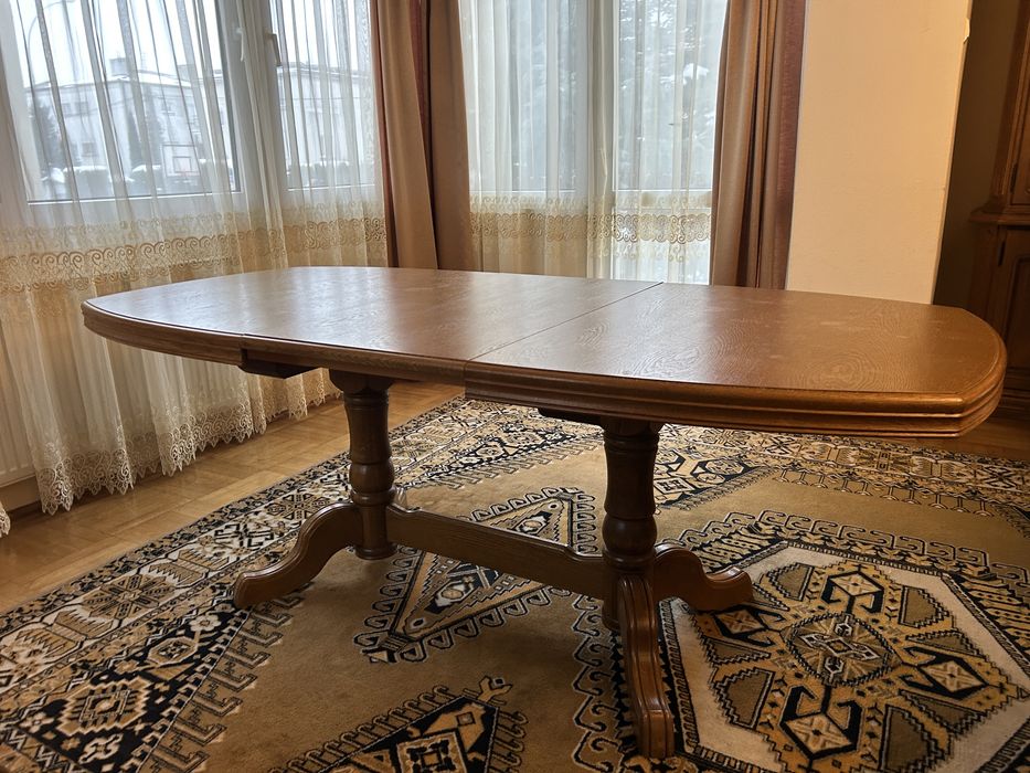 Dębowy solidny stół