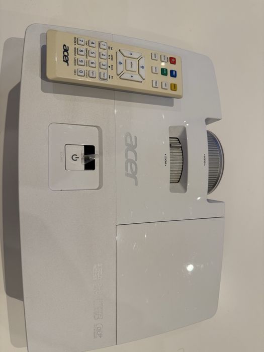 Projektor Acer DLP   H5380BD