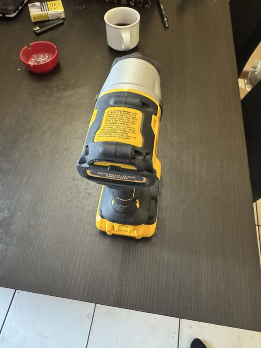 Dewalt wkrętarka DCF845 z akumulatorem.