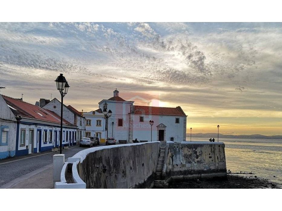 Casa T2 vista rio no centro histórico de Alcochete