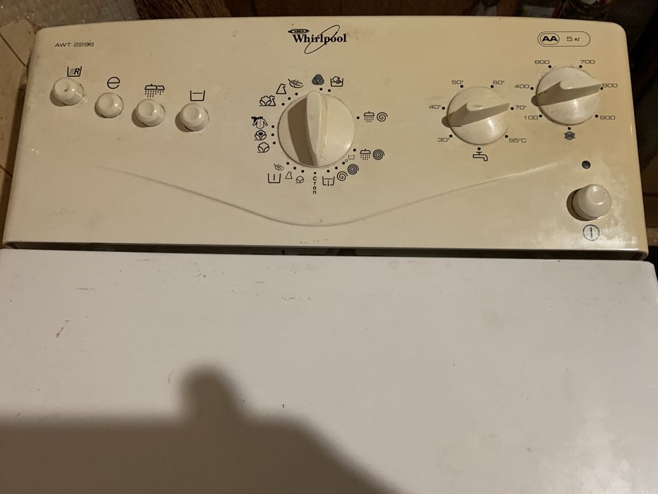 Стиральная машина Whirlpool AWT 2296