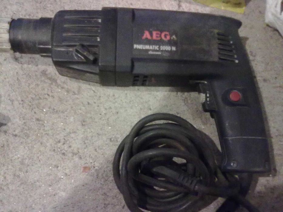 Berbequim antigo da AEG