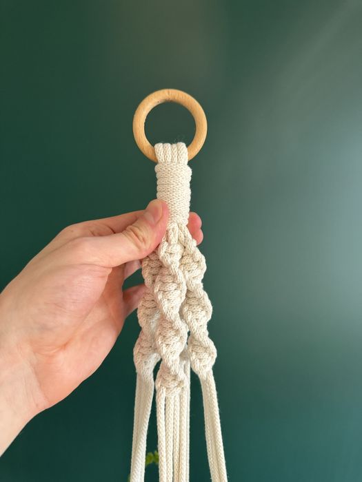 Ręcznie robiona makrama na doniczkę