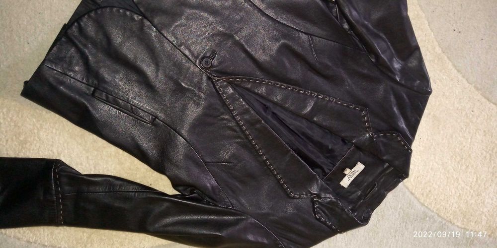 czarna kurtka ze skóry marynarka r. M