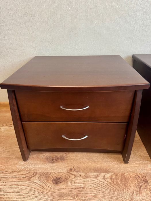 Прикроватные тумбы из дерева комплект