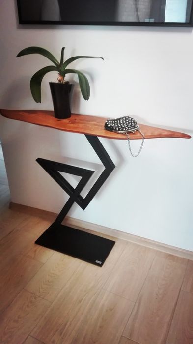 Konsola loft z drewna i stali