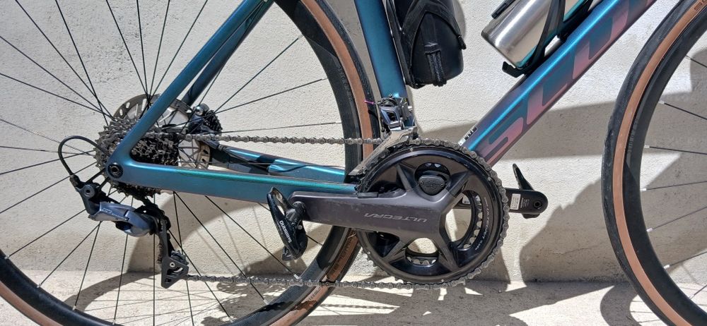 Bicicketa de estrada em carbono,  Scott Addict