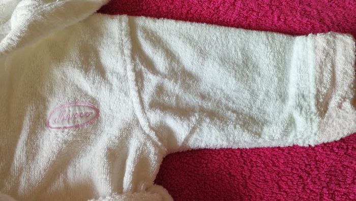 Excelente CHICCO Roupão Banho bordado 12m