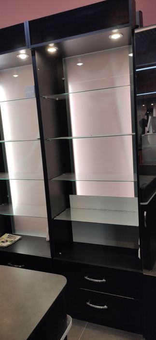 Шафи для магазину, офісу.