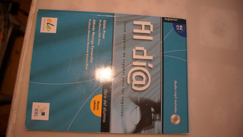 Podręcznik j. hiszpański AL Dia