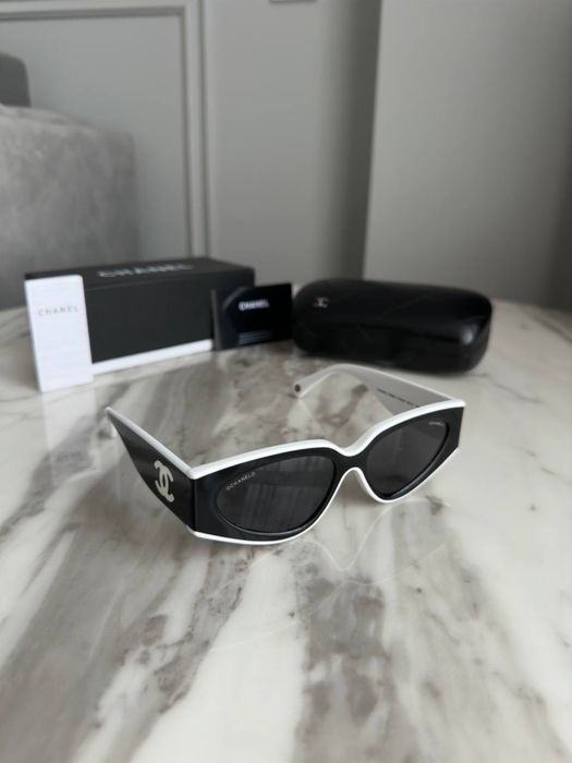 Сонцезахисні окуляри Chanel