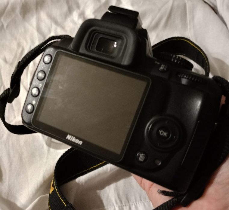 Nikon D3000 в гарному стані