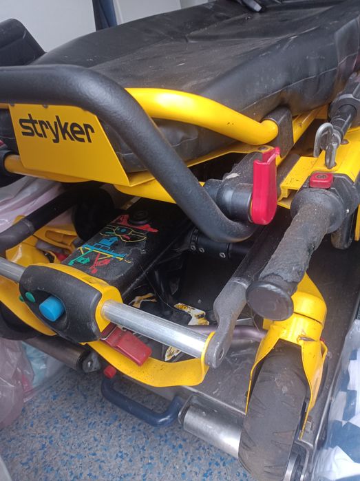 Nosze ambulans stryker karetka nie ferno platforma elektryczna