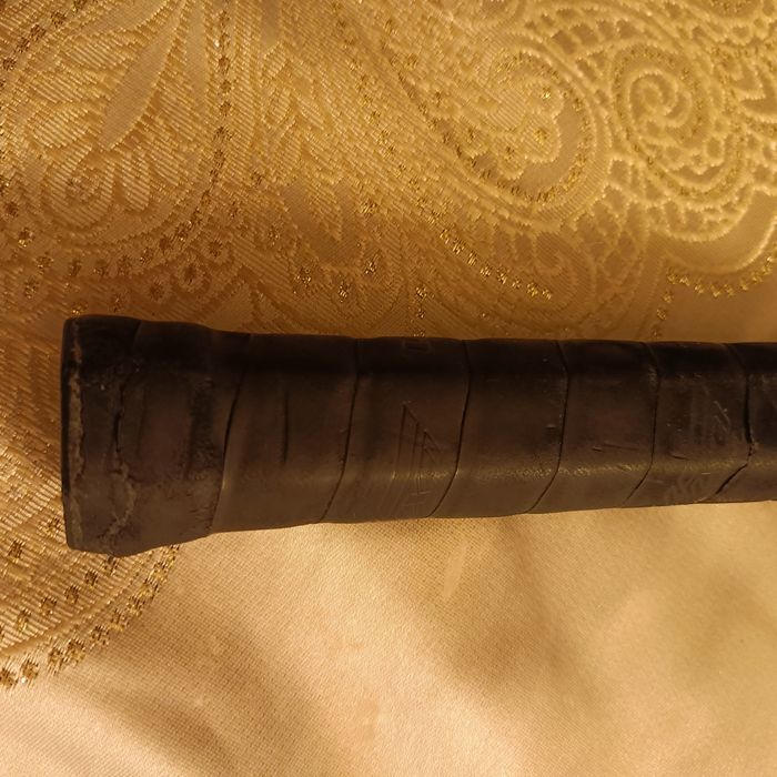 Rakieta do squasha Wilson Py 145 Squash Racquet. Ślady użytkowania wid