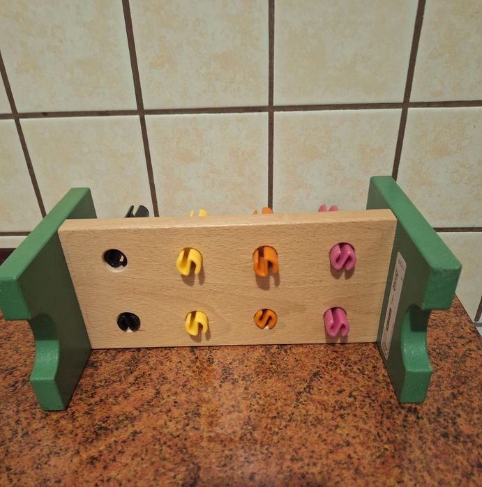 Przebijanka z ikea. Drewniana zabawka z młotkiem