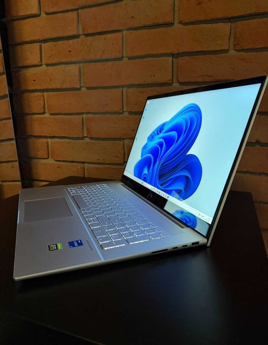 HP Envy 17 i5-1235U/32GB/512/Win11 RTX2050 Silver
