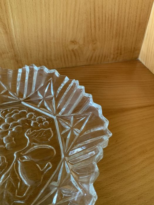 Prato de vidro para aperitivos