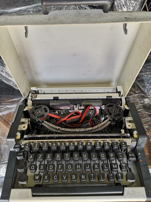 Máquina de escrever Olympia