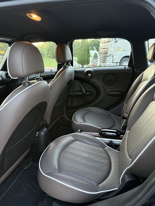 Стильний Mini cooper countryman