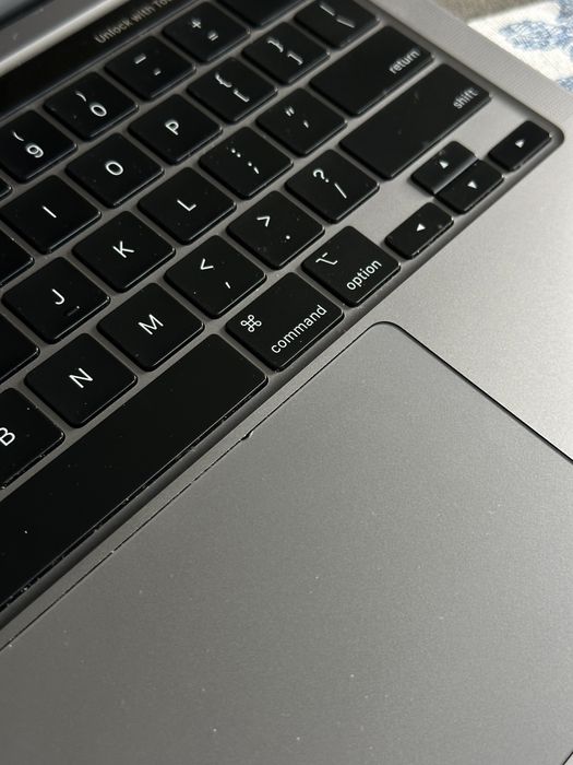 Macbook Pro 512GB 2022 M2 8gb