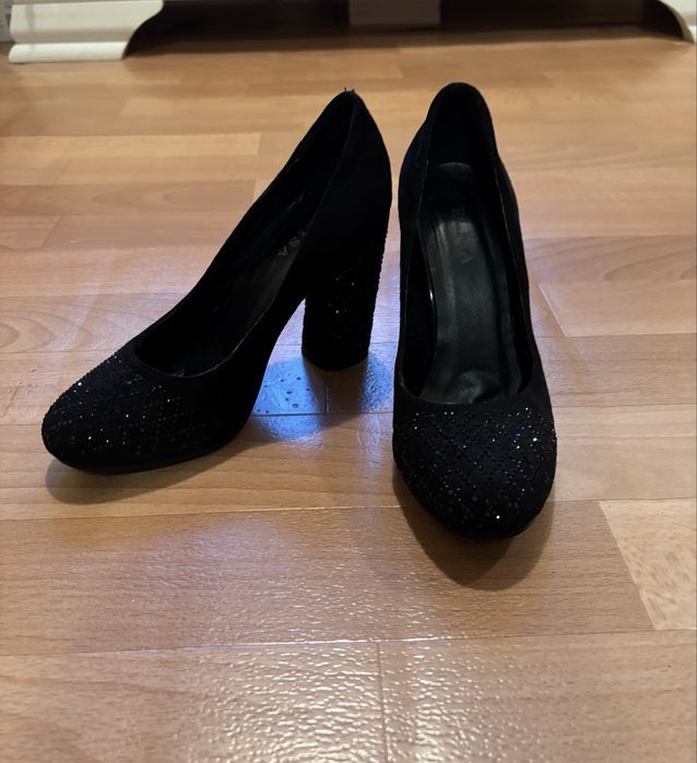 Туфлі із стразами