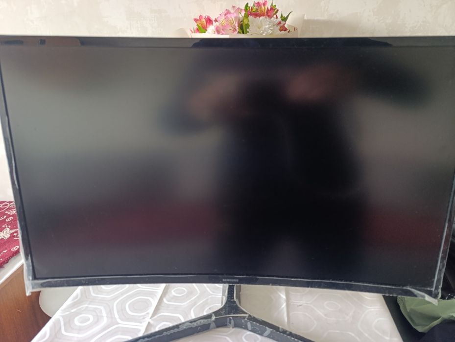 Монітор 27" Samsung s27c366 4000 грн
