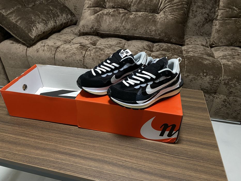Продаю Nike sacai