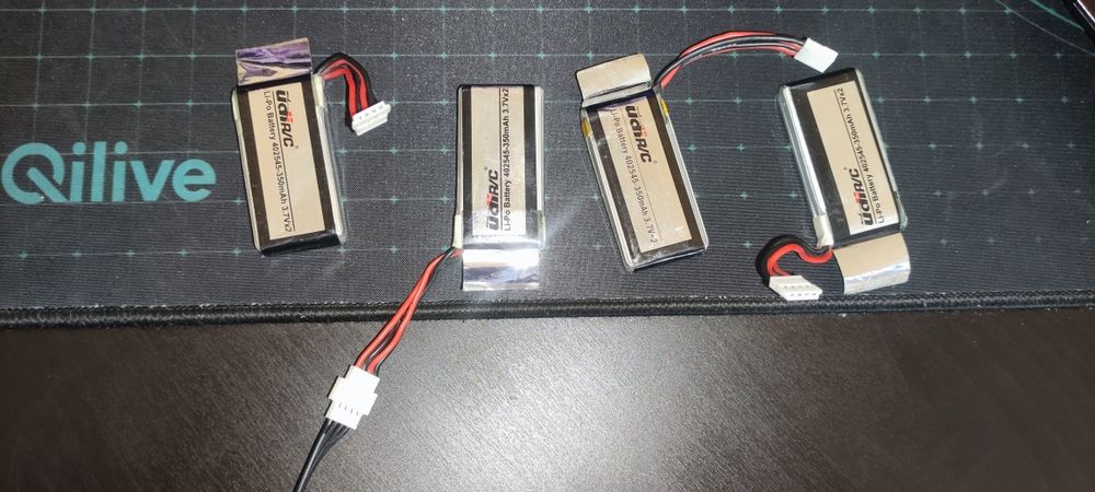 4 Baterias LIPO 402545 + carregador 3.7v 2x