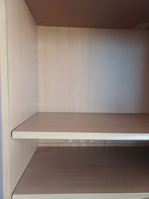 Secretária com estante