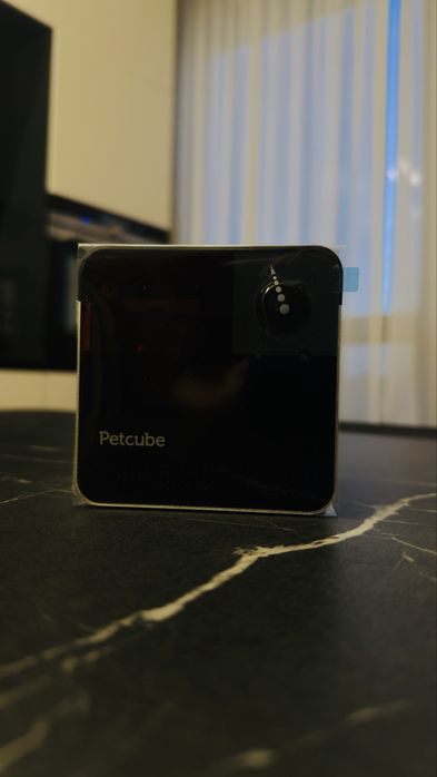 Petcube Play 2 — розумна камера з лазерною іграшкою (абсолютно нова)