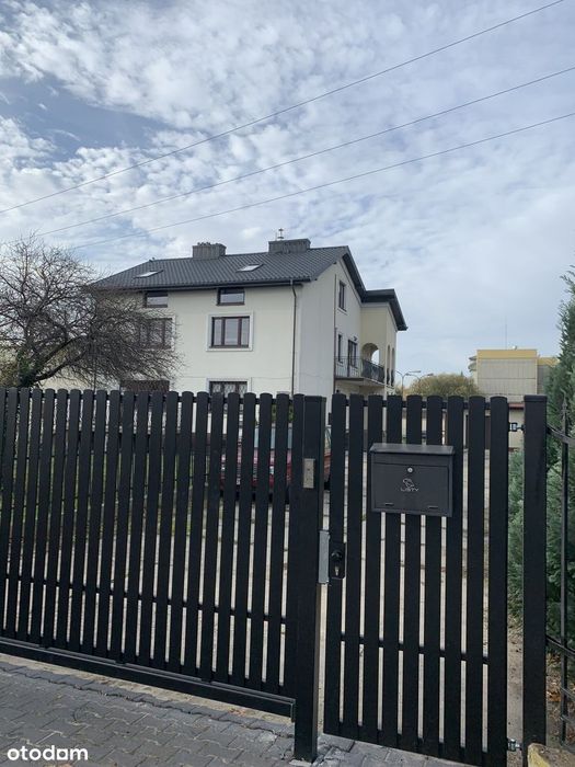 Budynek 350 M² | 14 Pokoi | 3 Kondygnacje | Parking | Wołomin