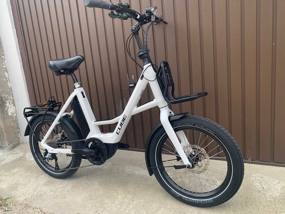 Rower elektryczny CUBE Compact