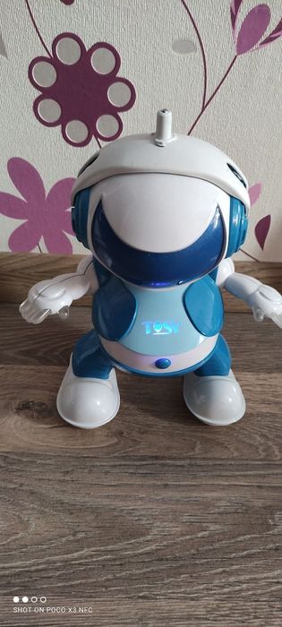 Детская игрушка робот