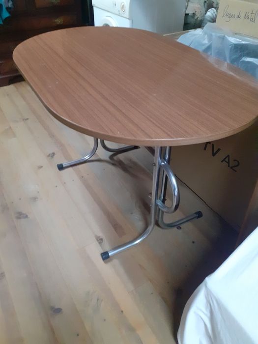 Mesa e candieiros