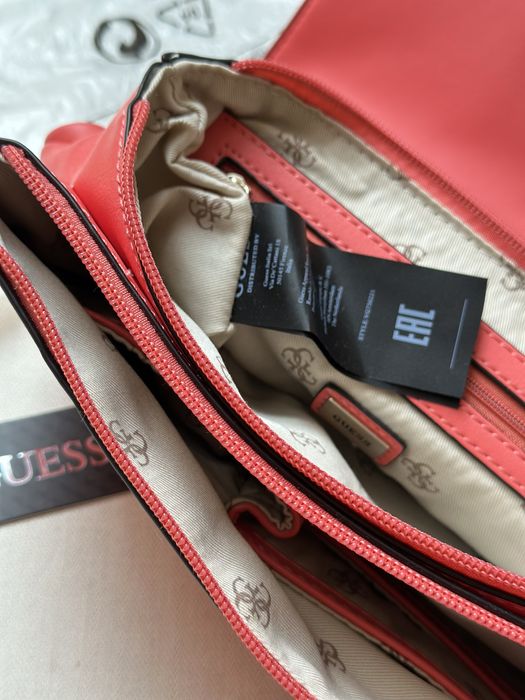 Сумка Guess. ,Нова з невеликим нюансом