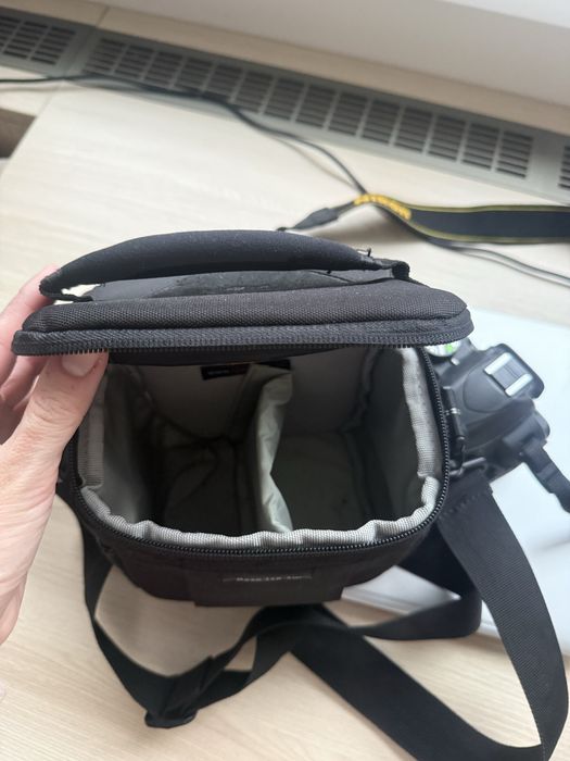 Дзеркальний фотоапарат Nikon D3100 + kit об'єктив 18-55 мм