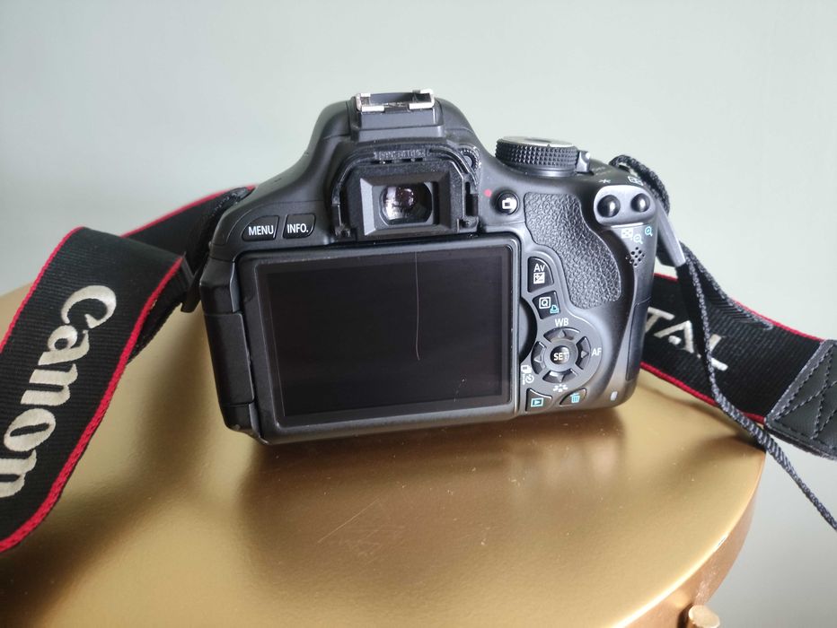 Canon EOS 600D + EFS 18-55mm