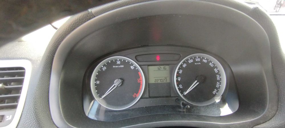 Carrinha Skoda Fabia 1.4tdi — photo 5