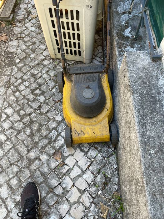 Um corta relvas