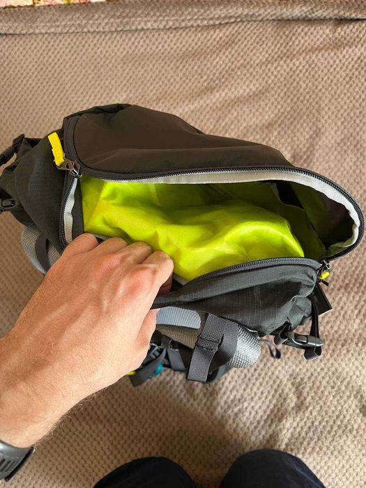 Туристичний наплічник Thule Capstone 40L Obsidian