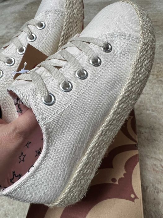 espadryle trampki Kylie Crazy roz 32/ 20 cm beżowe sznurowane
