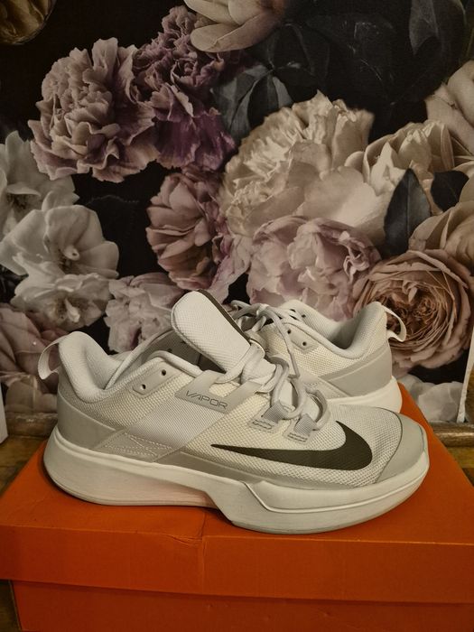 Buty Nike raz założone