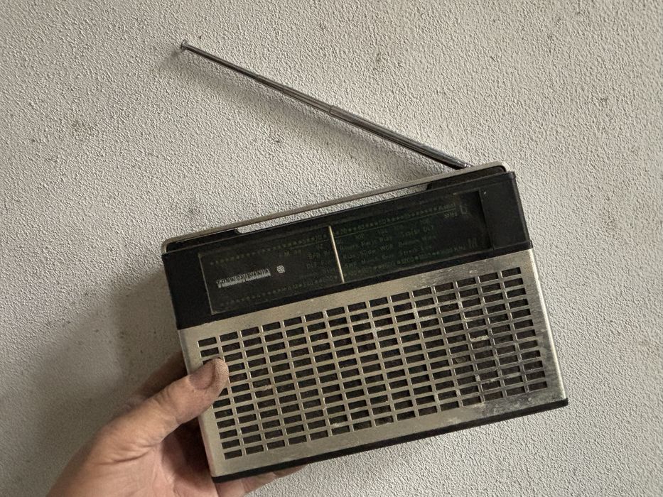Radio antigo  de marca transylvania