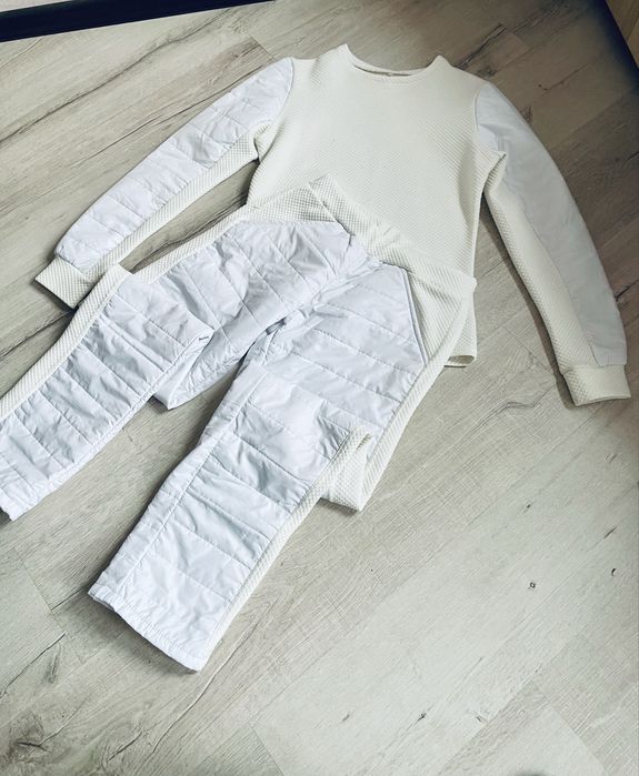Белый прогулочный спортивный костюм тройка жилет, штаны, кофта