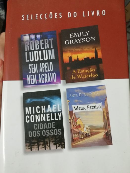 Livros variados.