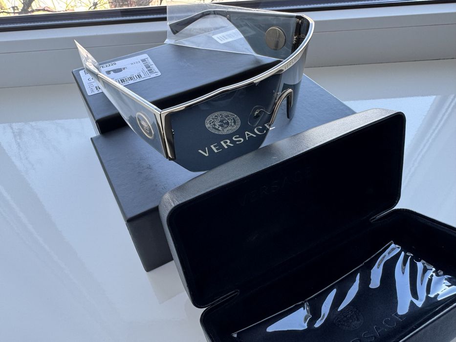 Versace  солнезащитные очки