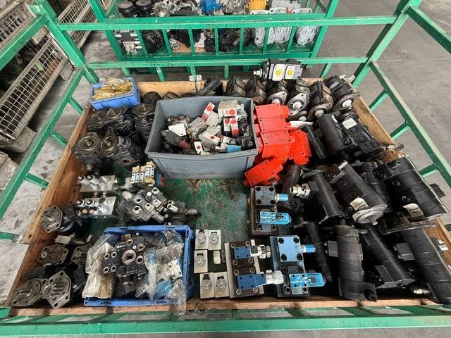 POMPY HYDRAULICZNE przesiewacz kruszarka wiertnica nowe i używane