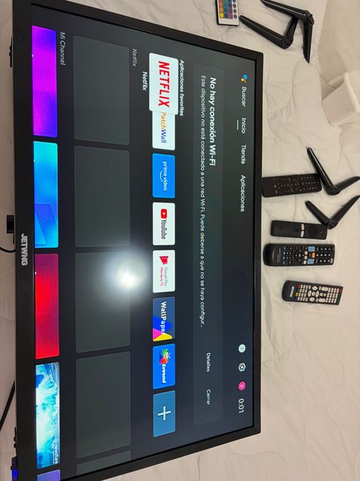 TV LED Jetwing 32 polegadas + suporte parede + stick conversor smart TV xiaomi